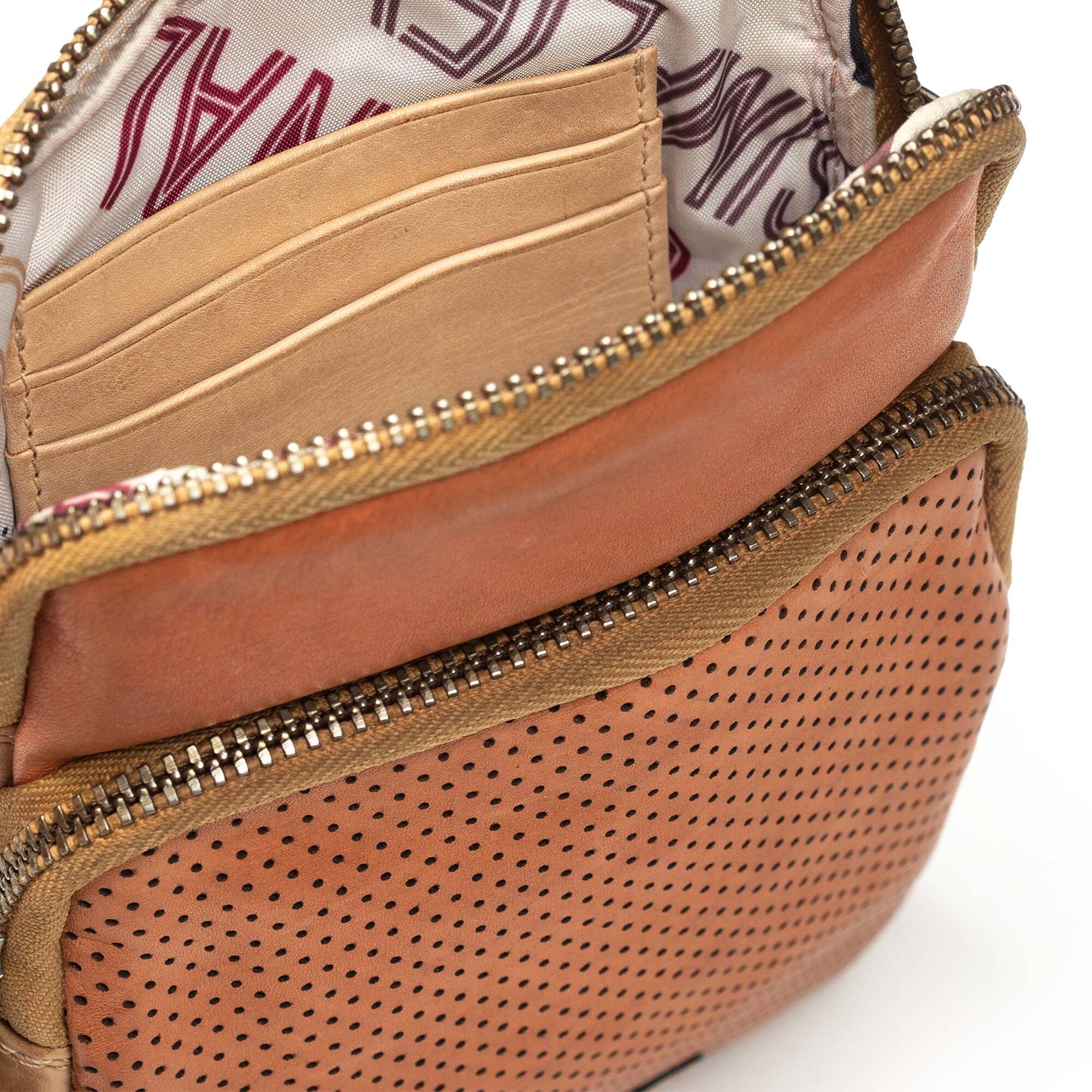 Pikolinos Salinas Leather Phone Pouch 16
