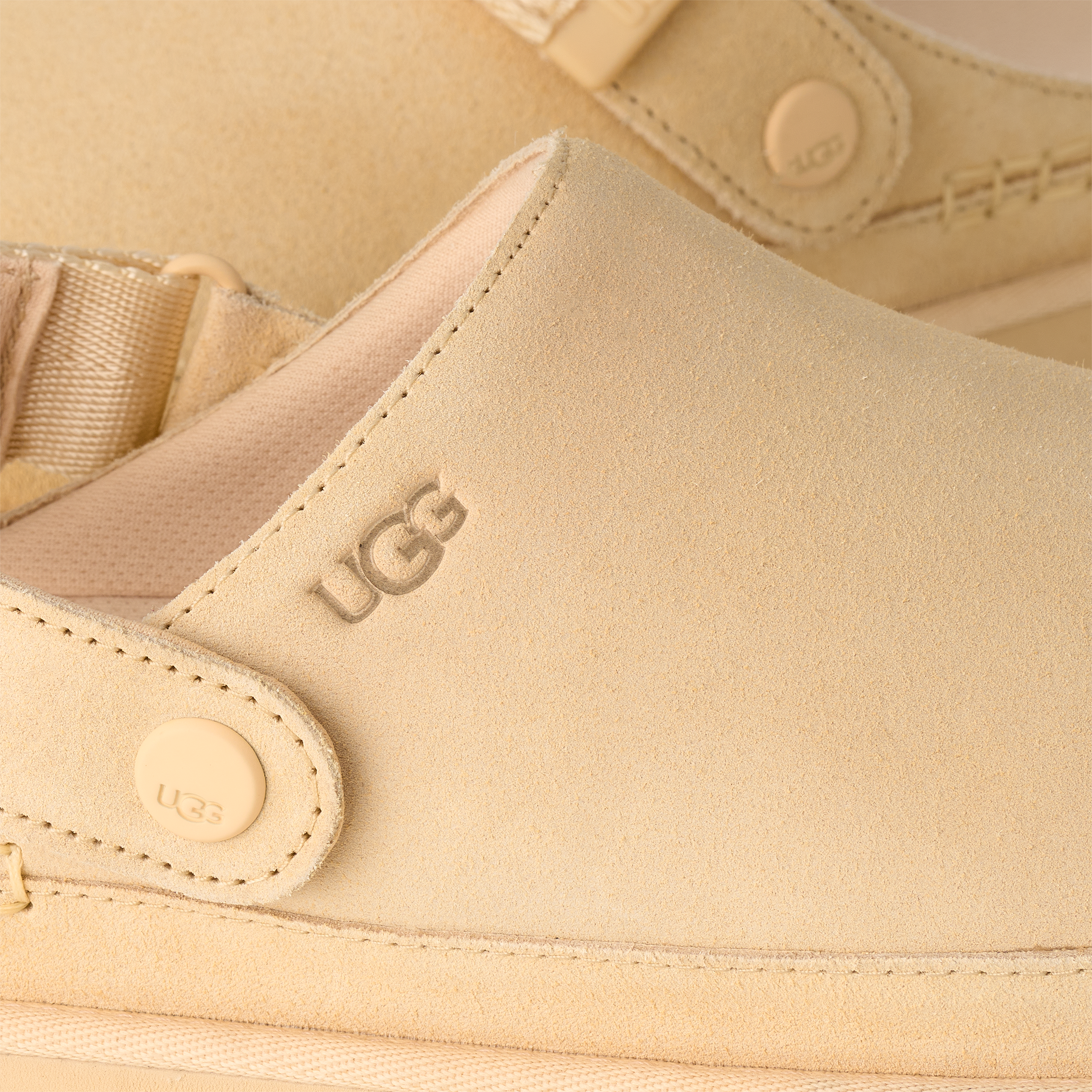 UGG Goldenstar Clog Women's 26