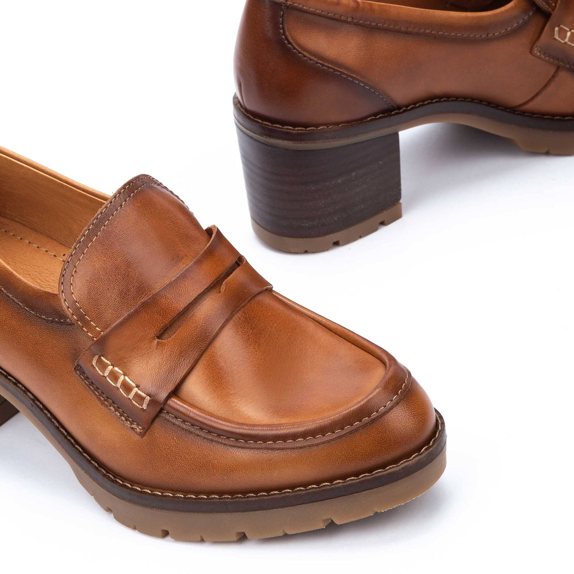 Pikolinos Llanes Penny Loafers with Heel Women's 17
