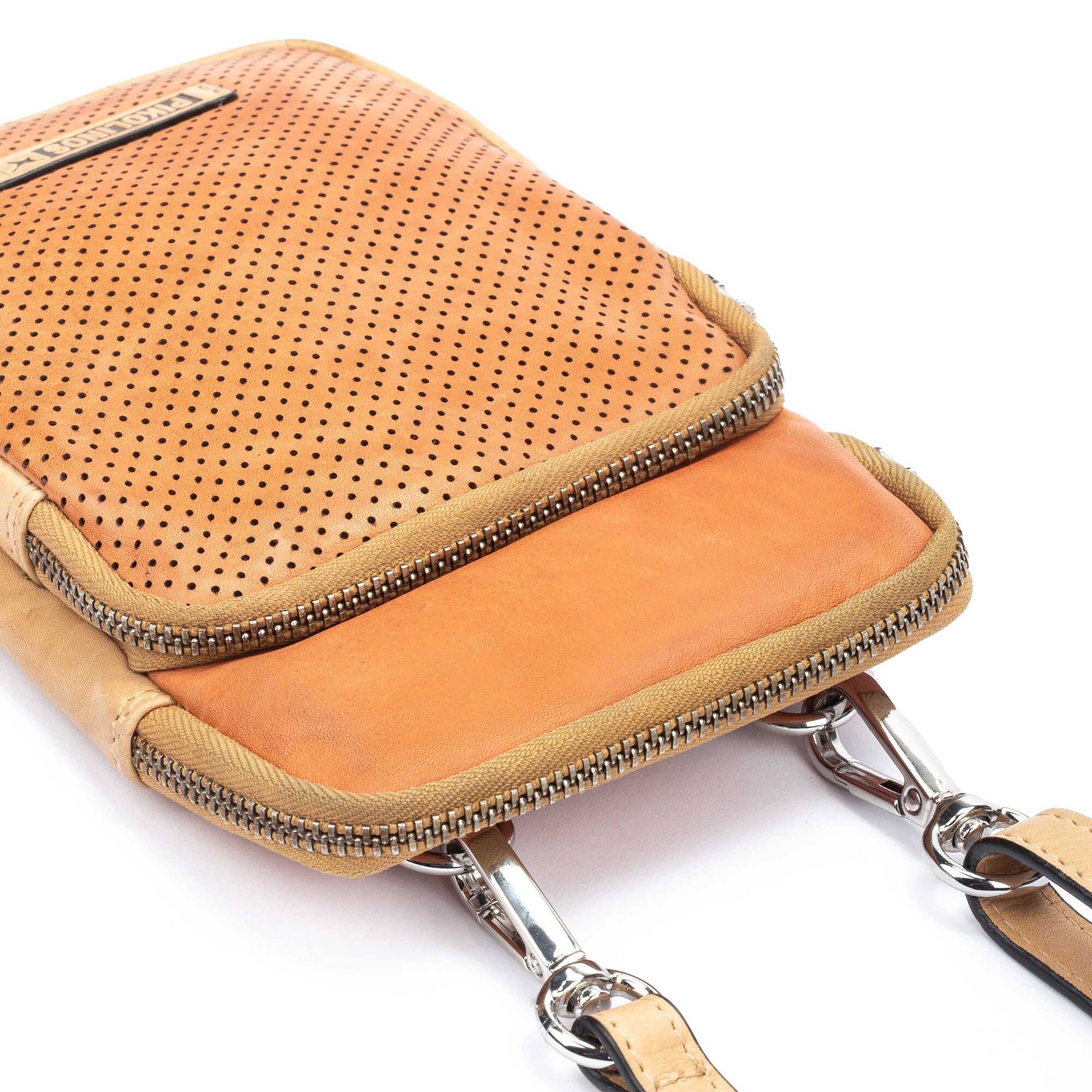 Pikolinos Salinas Leather Phone Pouch 15