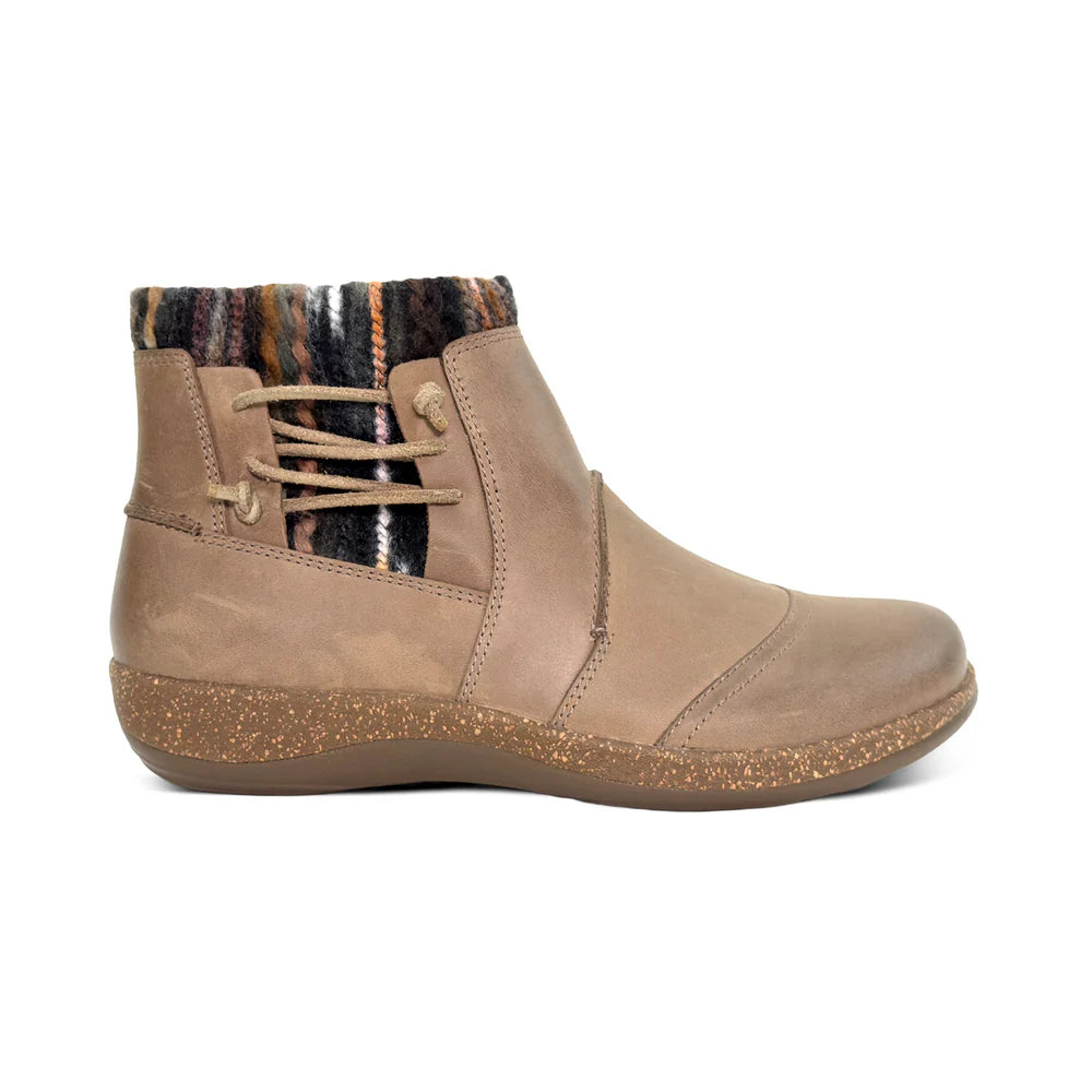 Aetrex Cammie Boot Women's 9