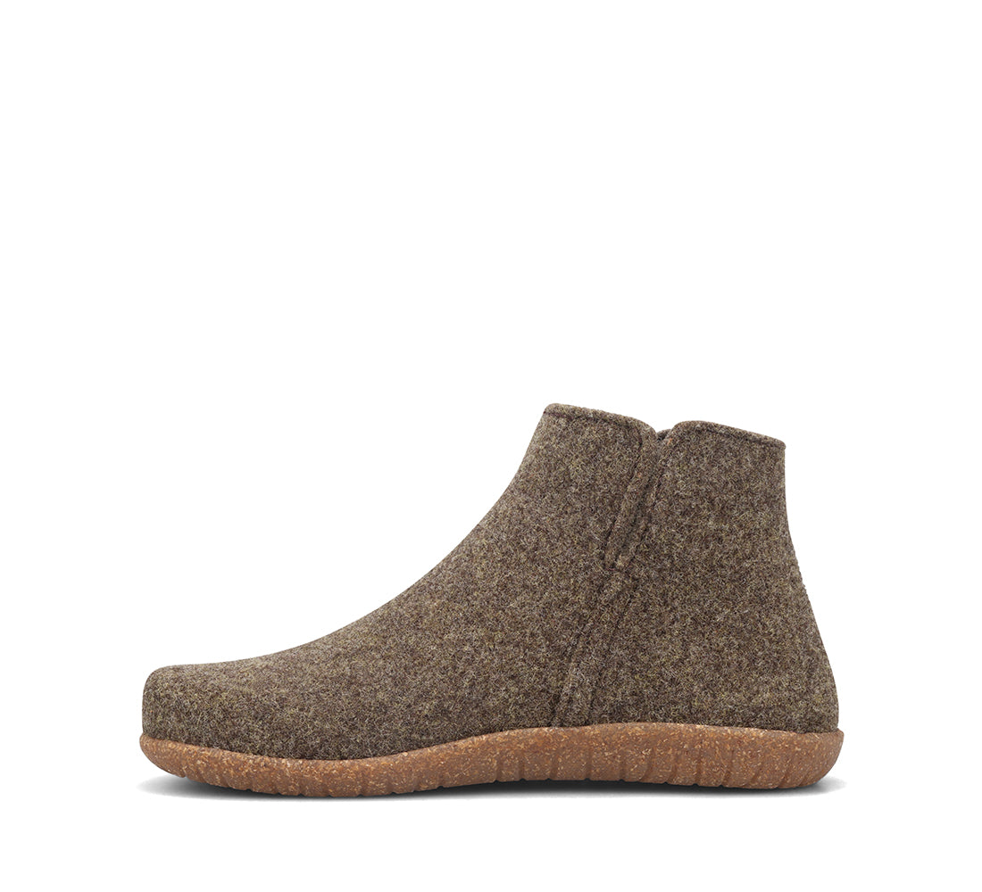 Women's Taos Good Wool Color: Brown Olive