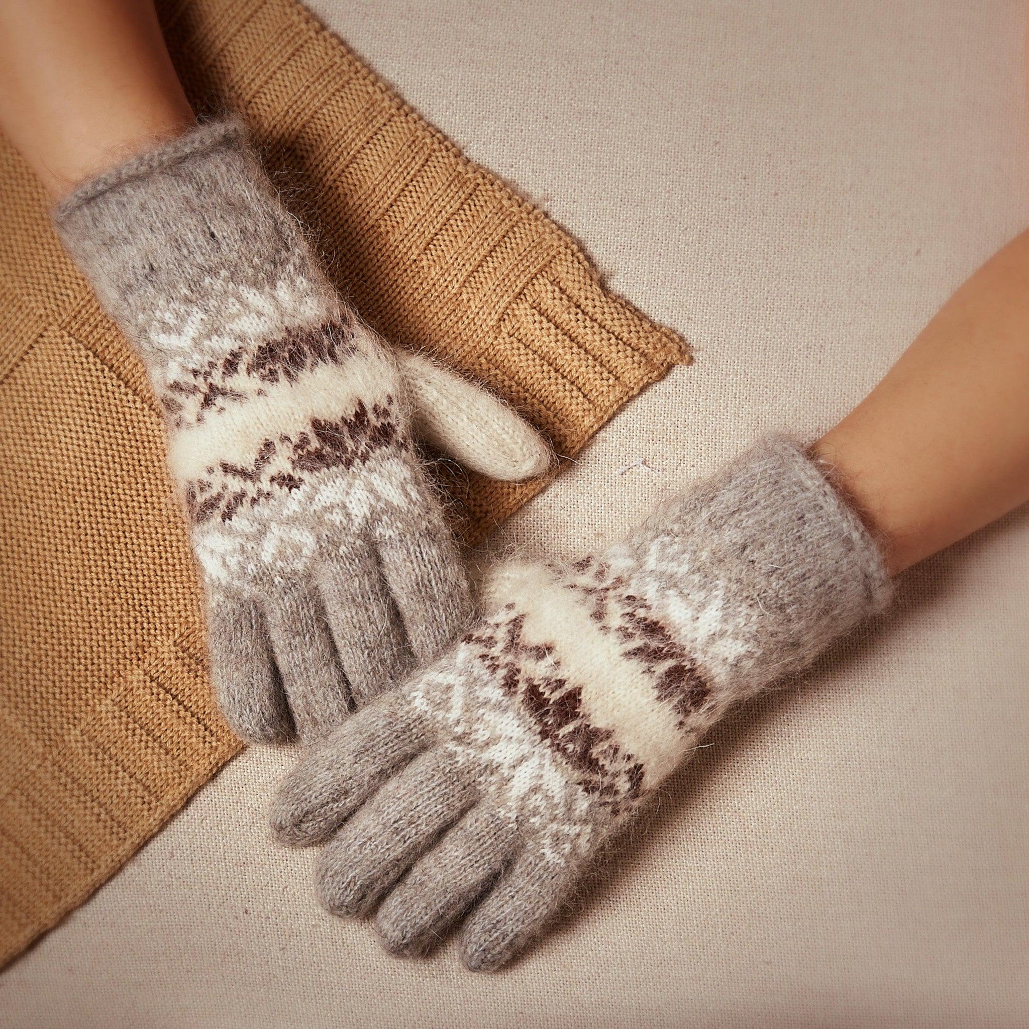 Siberia Spirit Frosted Snowflakes Non-Binding Goat Wool Gloves Women's 1