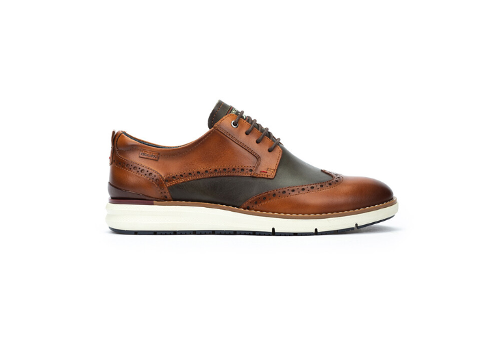 Pikolinos Manacor Wingtip Shoe Men's 9