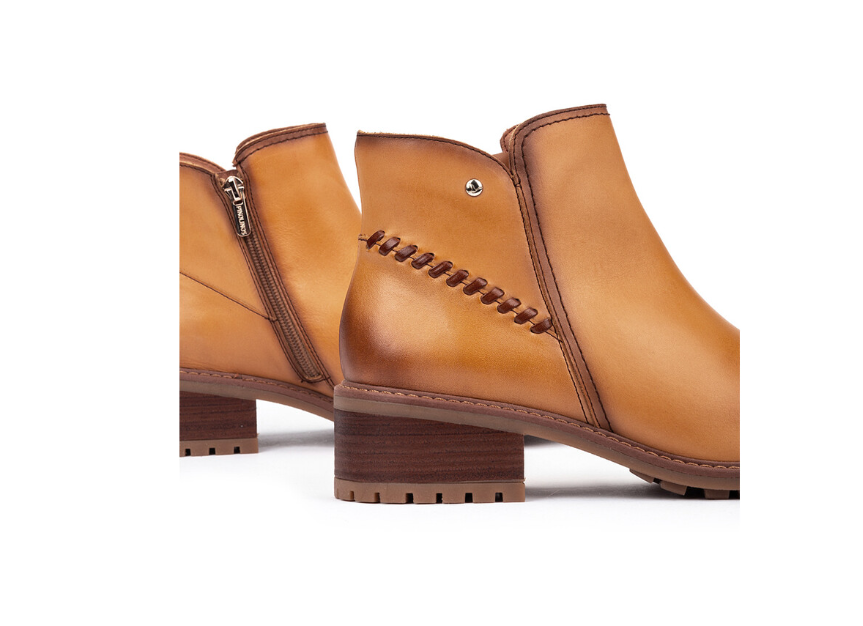 Pikolinos Medina Heeled Ankle Boots Women's 11