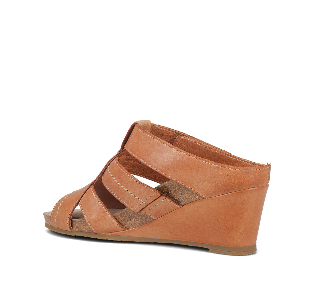 Women's Taos Lydia Color: Cognac