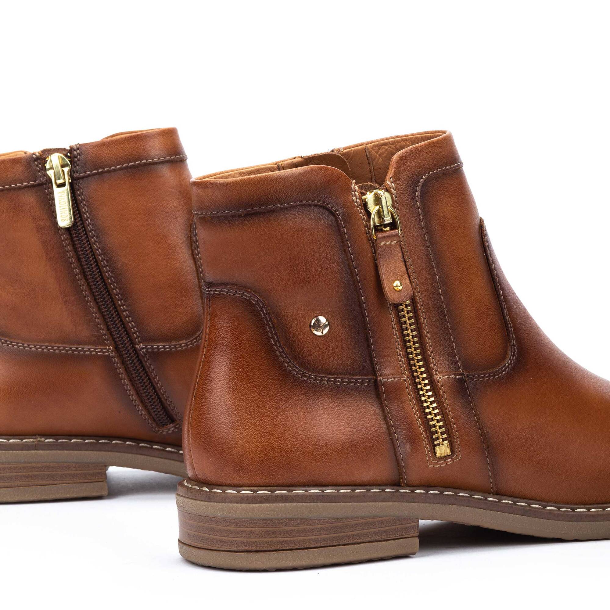 Pikolinos Aldaya Ankle Boots with Zip Women's 11