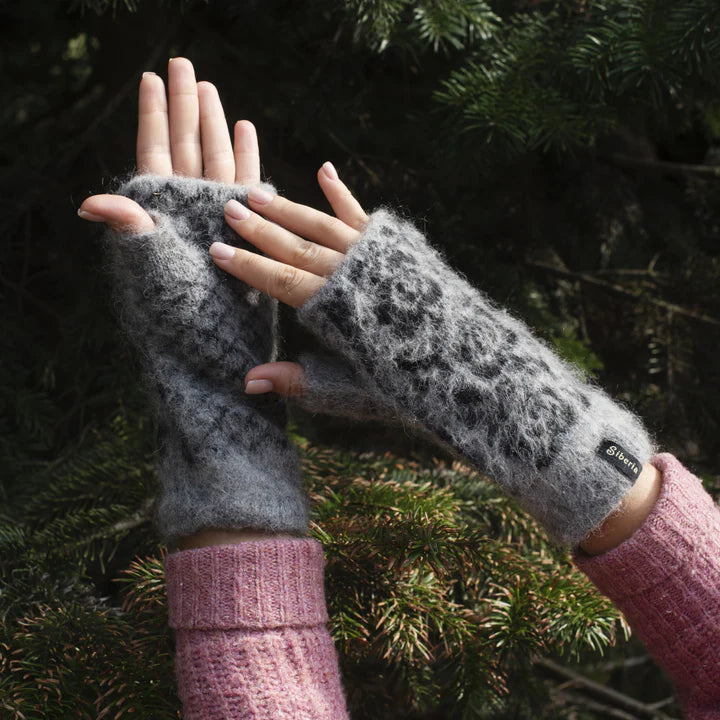 Siberia Spirit Midnight Bloom Goat Wool Fingerless Gloves Women's  5