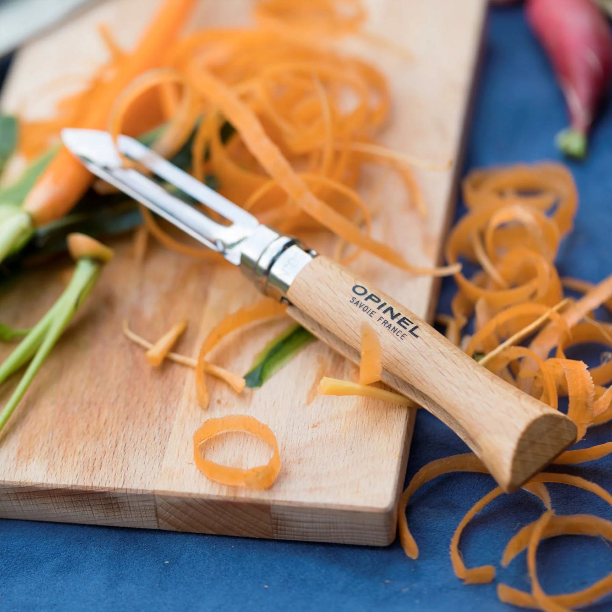 Opinel No.06 Folding Peeler 3