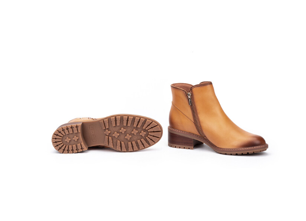 Pikolinos Medina Heeled Ankle Boots Women's  12