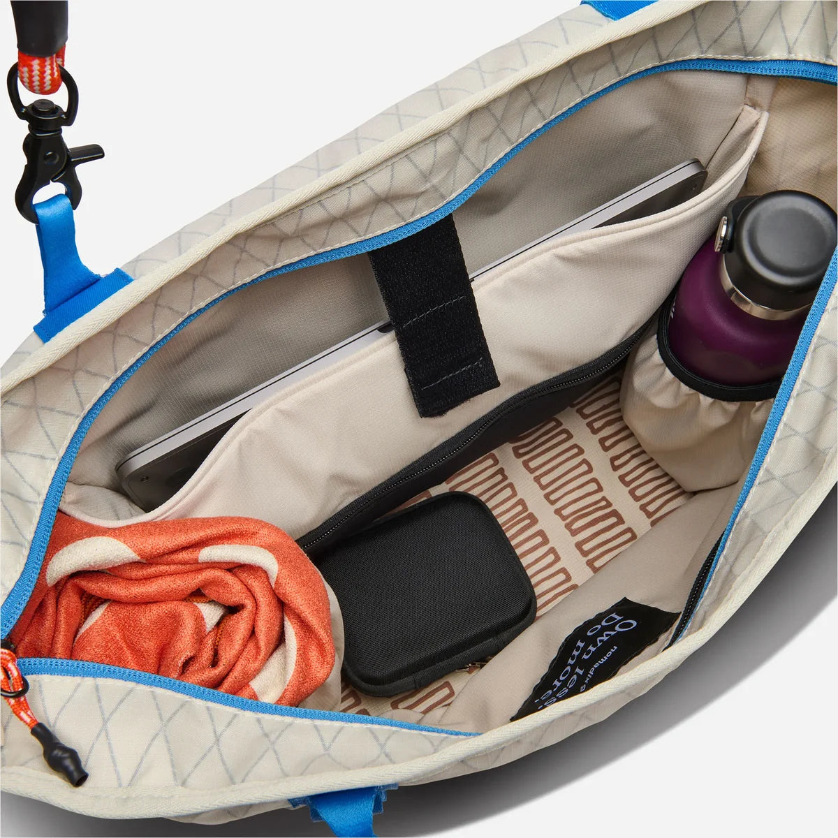Nomadix DayTripper Tote  13